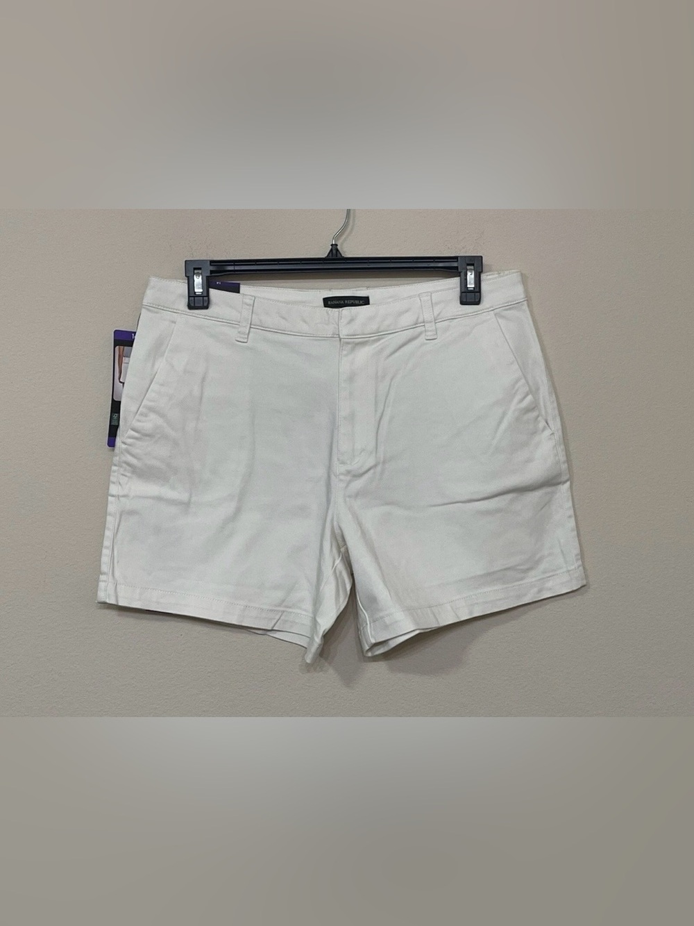 Banana Republic Women’s Ivory Flat Front High Rise Comfort Chino Shorts s 14